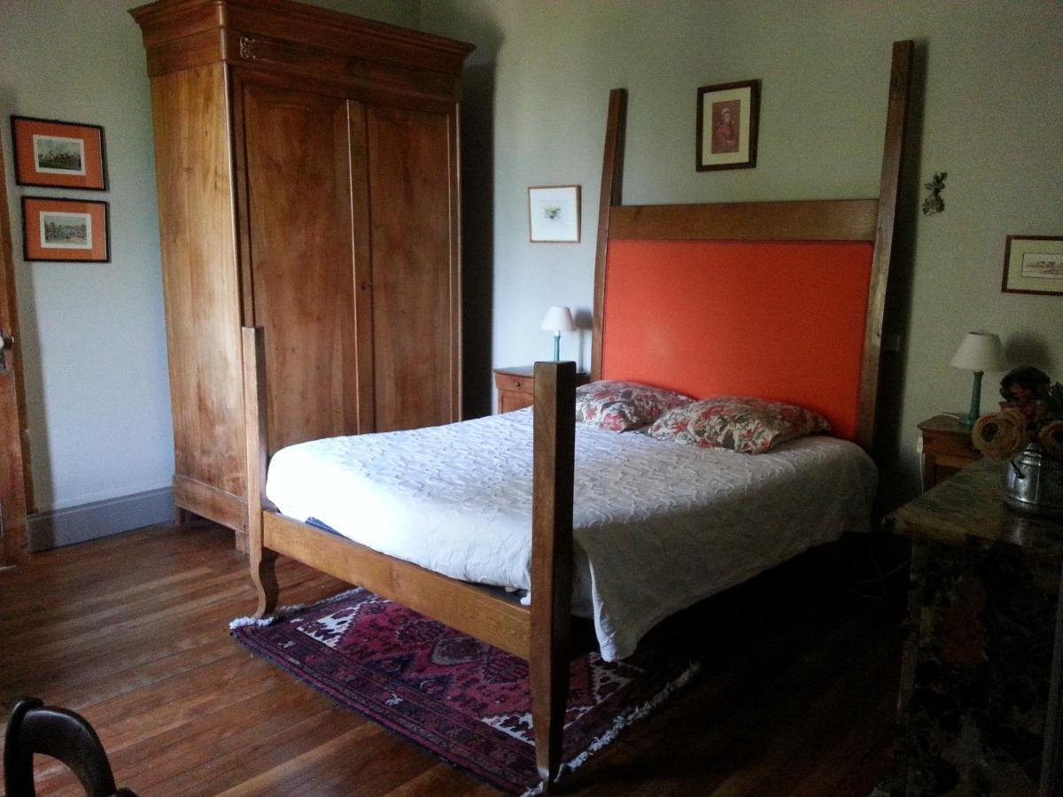Bed and Breakfast Le Logis Les Pineaux Esterno foto