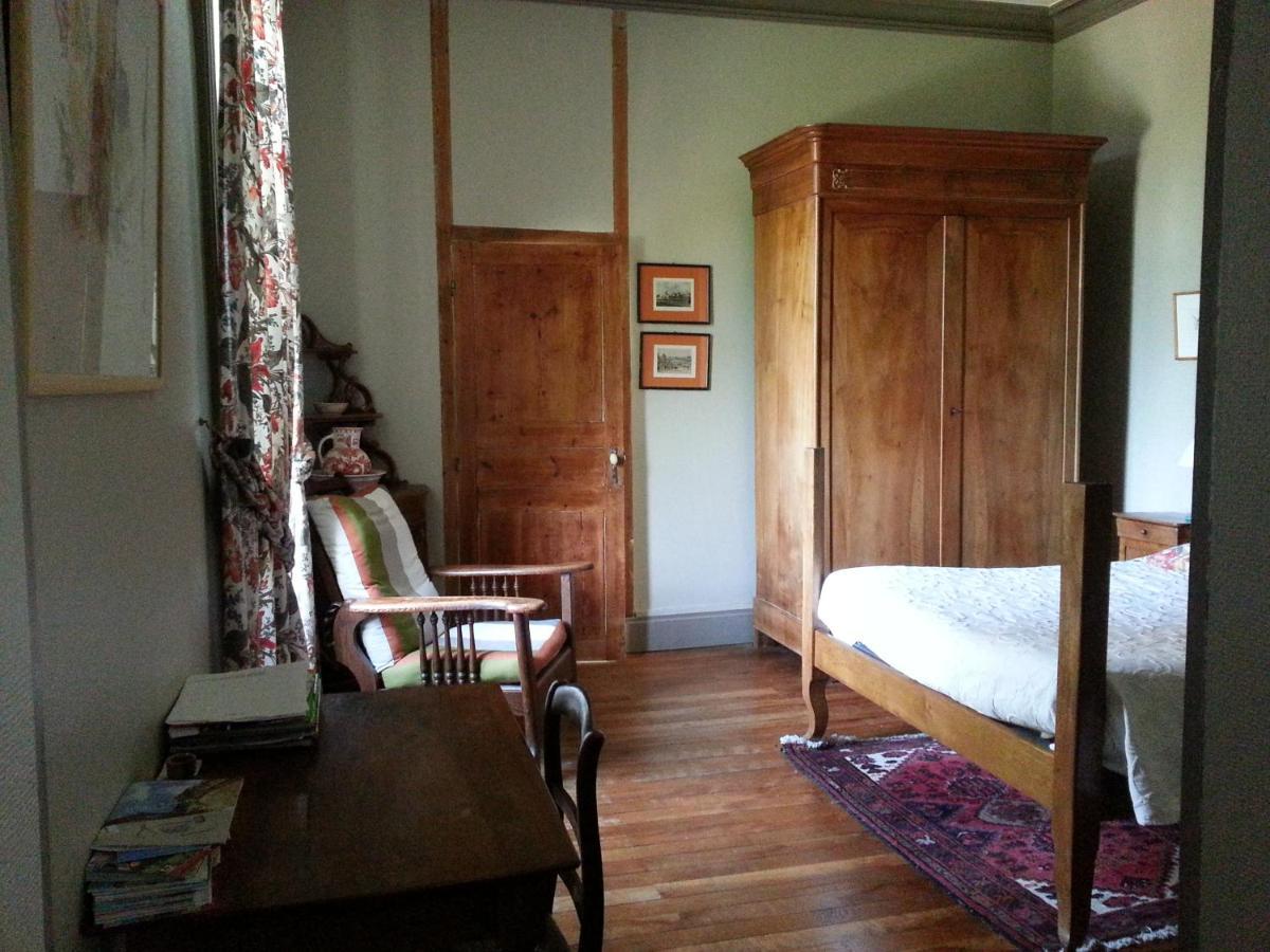Bed and Breakfast Le Logis Les Pineaux Esterno foto