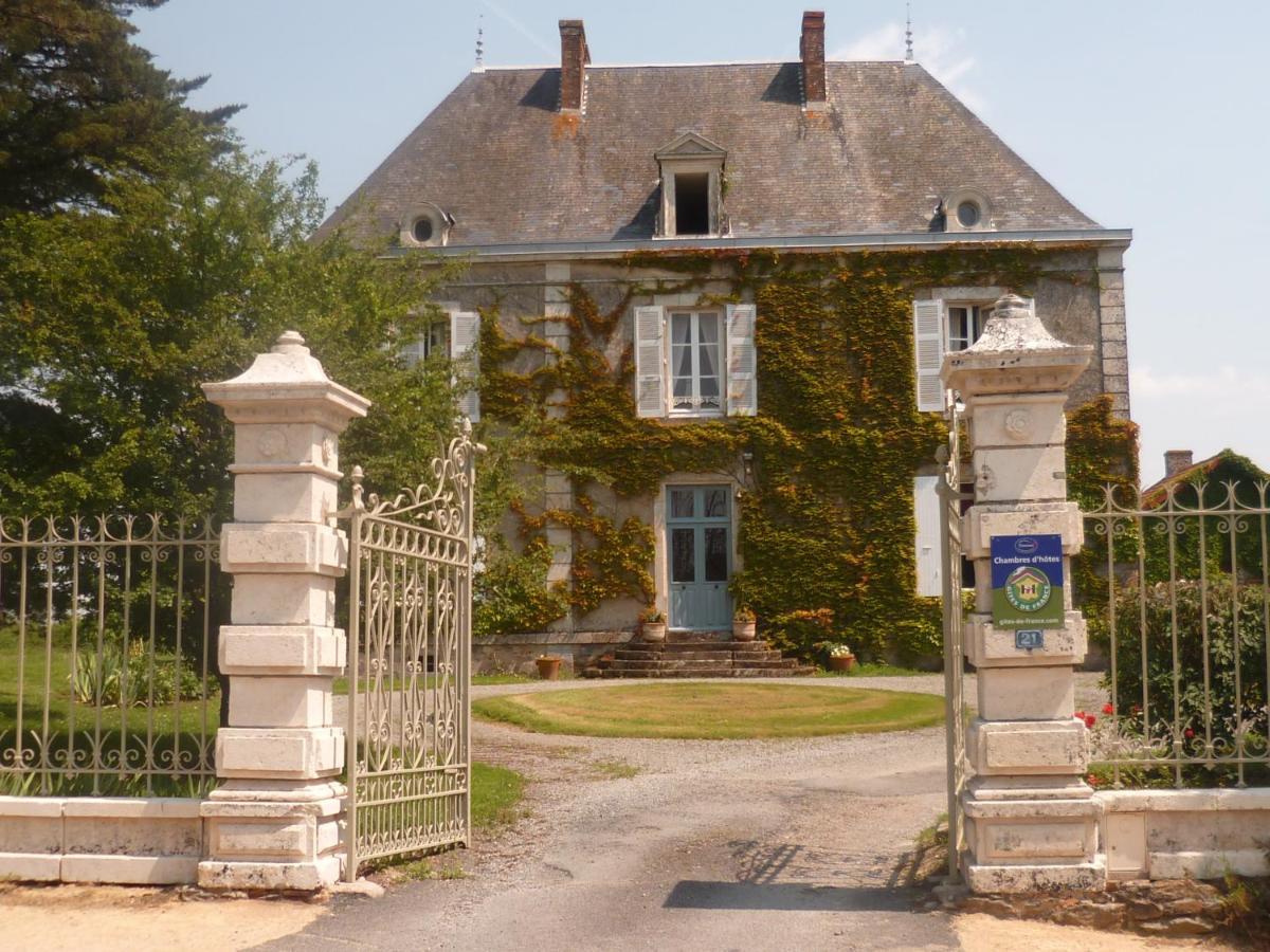 Bed and Breakfast Le Logis Les Pineaux Esterno foto