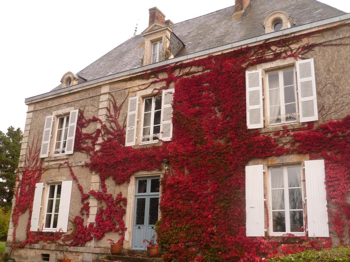 Bed and Breakfast Le Logis Les Pineaux Esterno foto